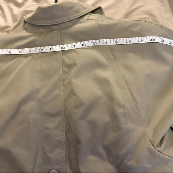 Vintage London Fog Women's Tan Trench Coat - Picture 13 of 13